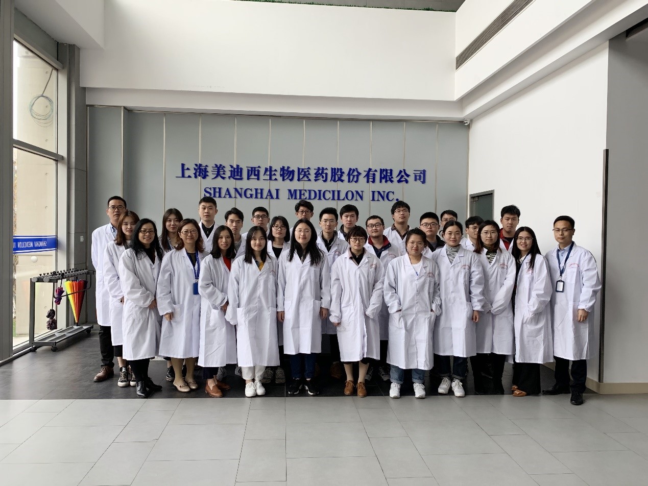 走进HJC黄金城平台，与学子共话成长