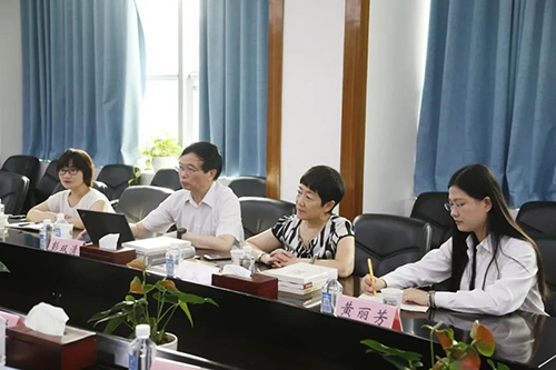 HJC黄金城平台临床前研究副总裁兼机构负责人彭双清教授，药效部执行主任董文心，药代安评项目负责人龙娜等